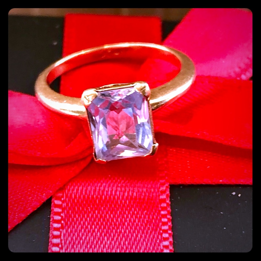 10kt Sky Blue Topaz princess cut Ring